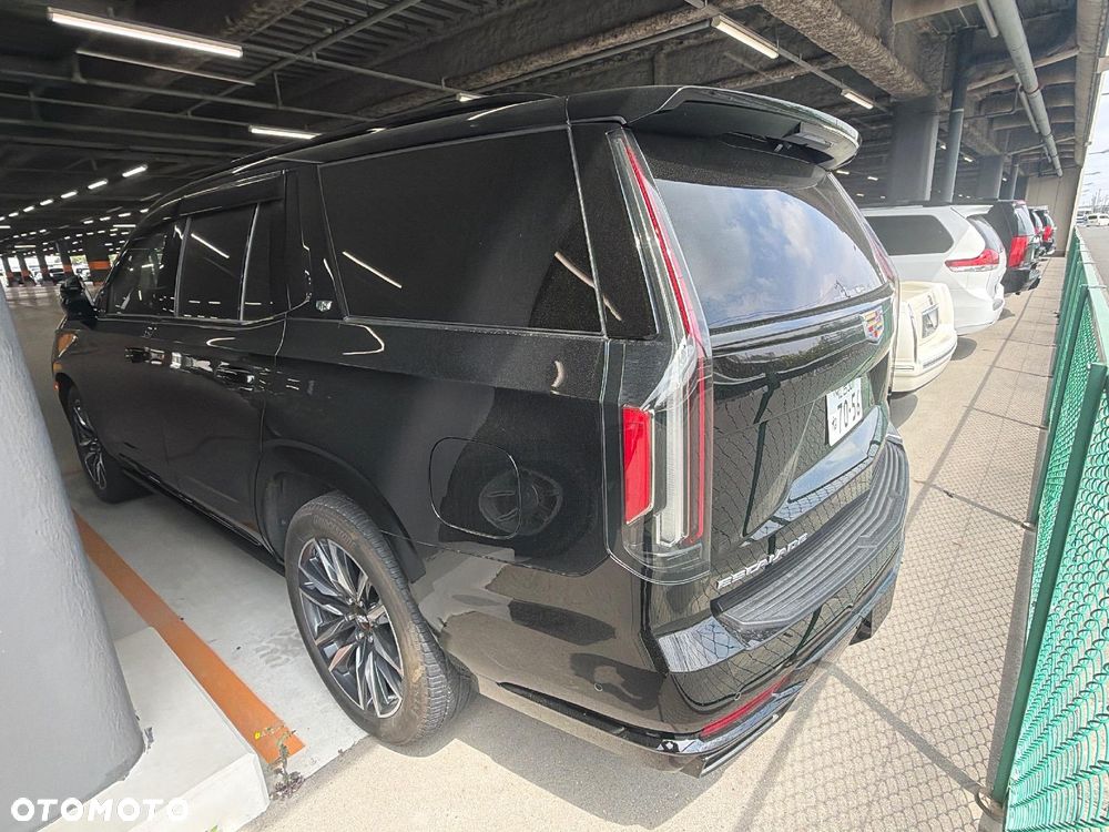 Cadillac Escalade - 5