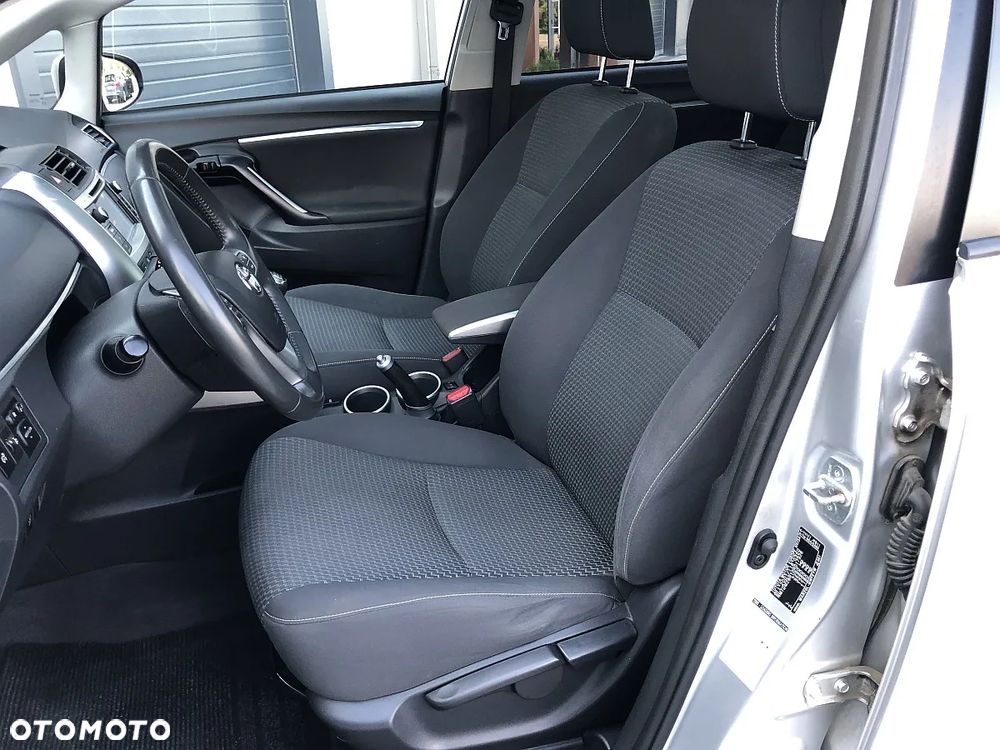 Toyota Verso 1.6 D-4D 5-Sitzer Start/Stop Executive - 8