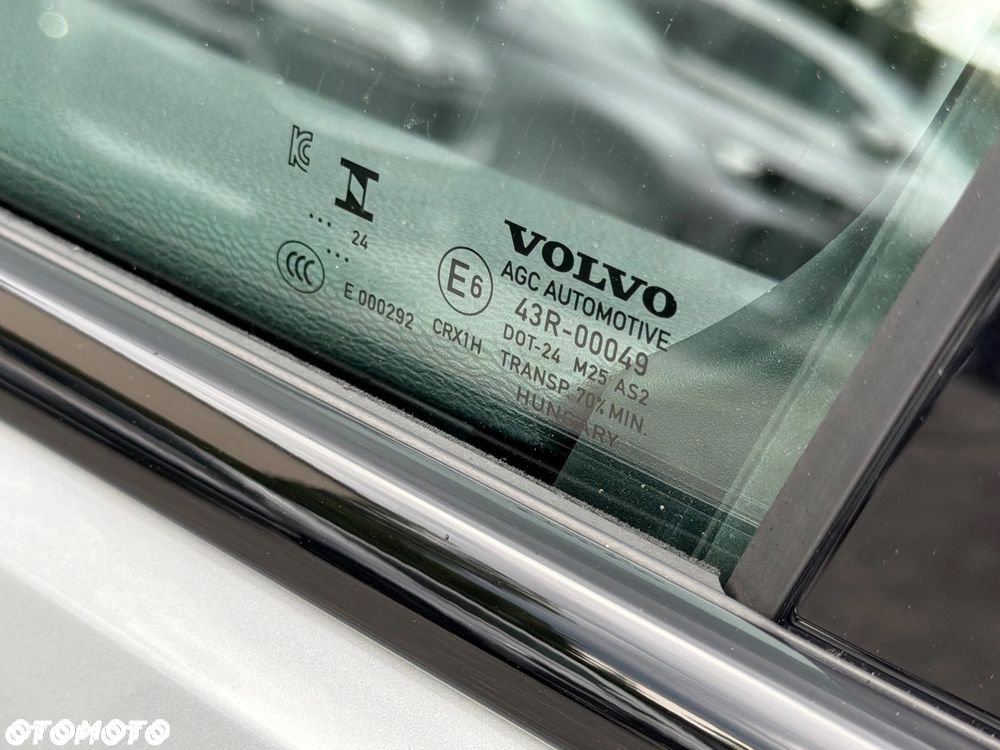 Volvo XC 40 B3 B DKG Ultra Black Edition - 12
