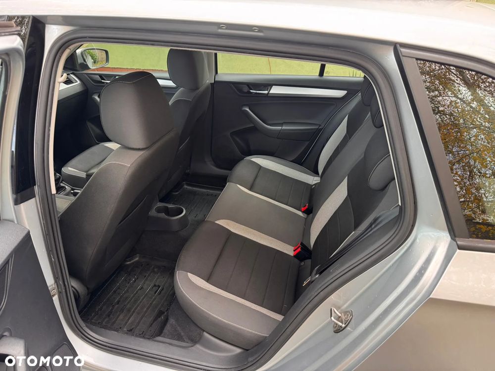 Skoda RAPID 1.0 TSI Ambition - 8