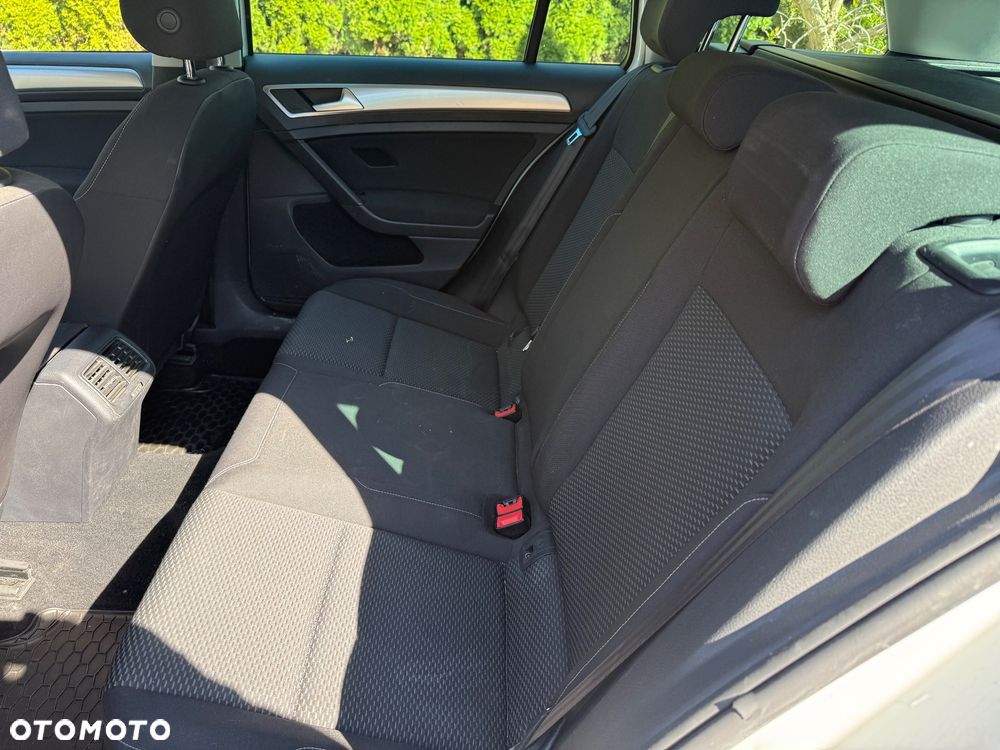 Volkswagen Golf - 12