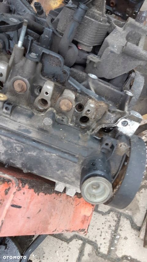 Silnik Renault 1.5DCI K9K słupek - 2