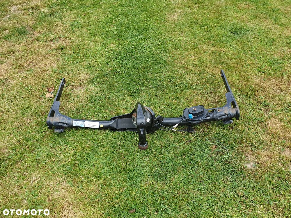 VW Golf VII 7 hak holowniczy 5G0803880 - 2