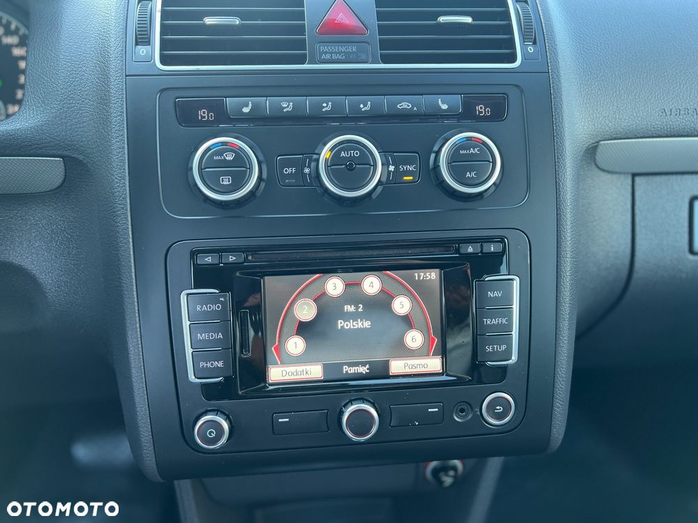 Volkswagen Touran 2.0 TDI DPF Highline Perfectline DSG - 24