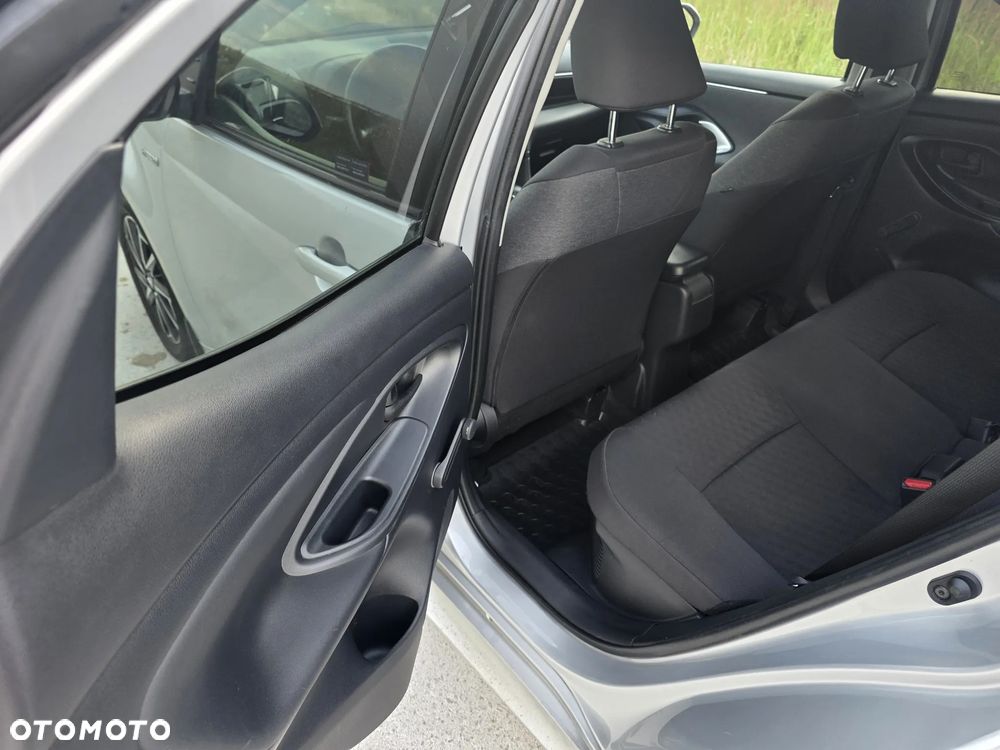Toyota Yaris - 15