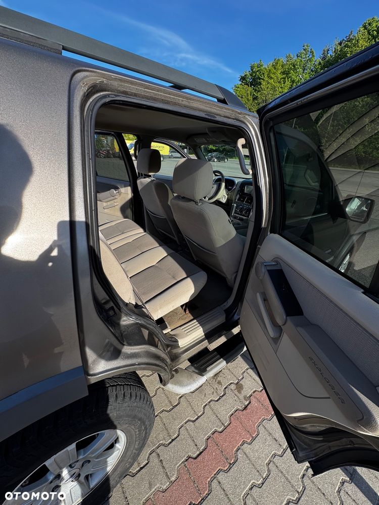 Ford Explorer 4.0 AWD - 9
