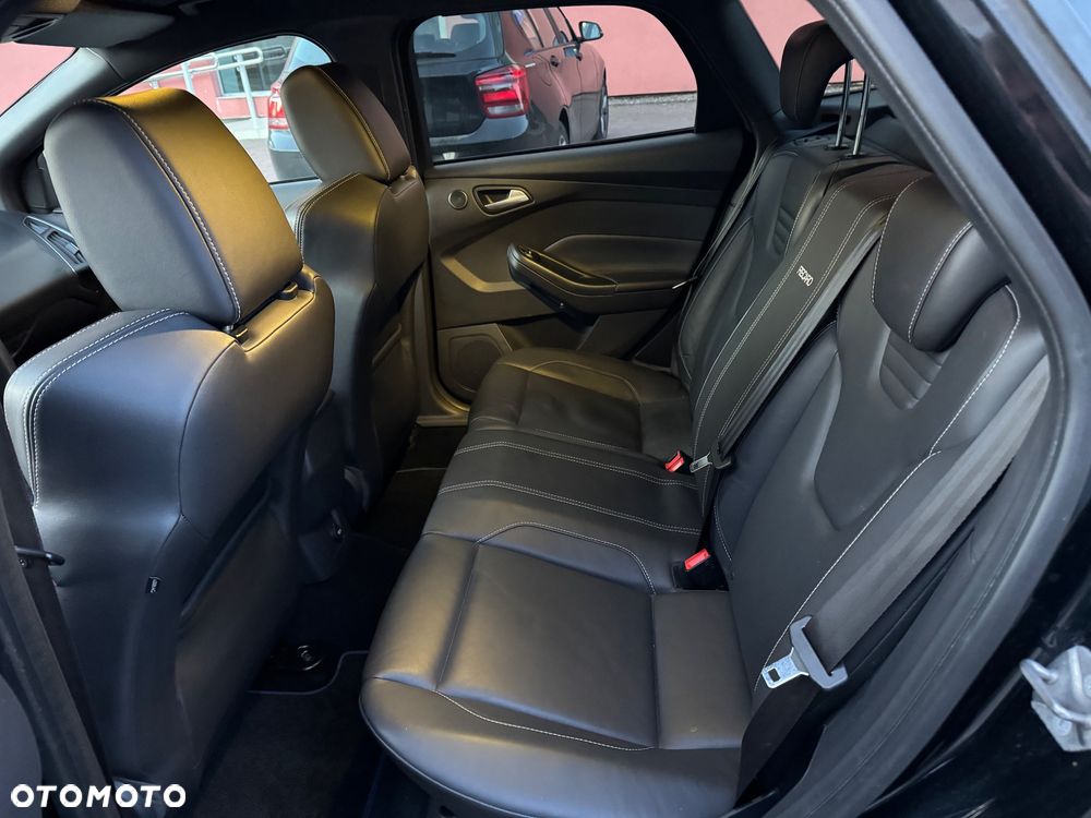 Ford Focus 2.0 EcoBoost ST mit Leder-Sport-Paket - 23