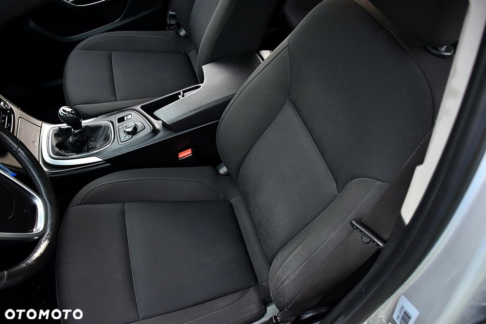 Opel Insignia 1.8 Executive - 33
