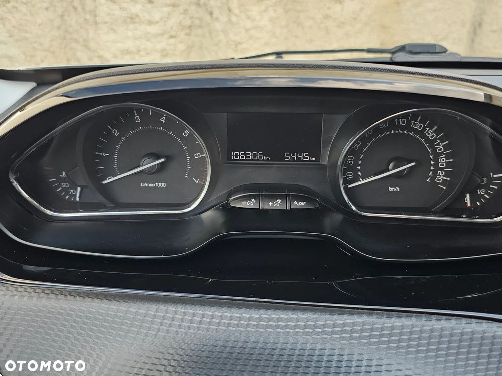 Peugeot 2008 1.2 Pure Tech Access - 20