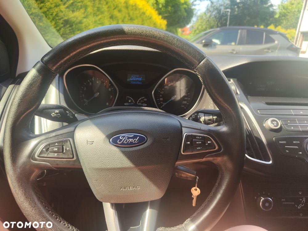 Ford Focus 1.6 Titanium - 19