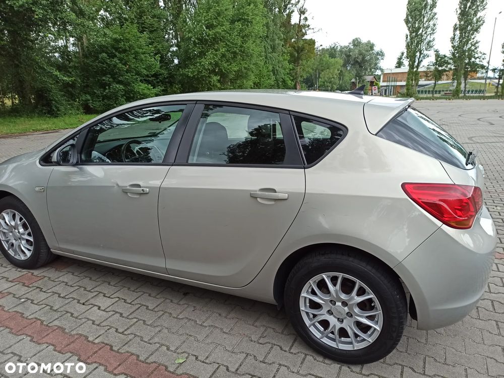Opel Astra 1.6 - 6