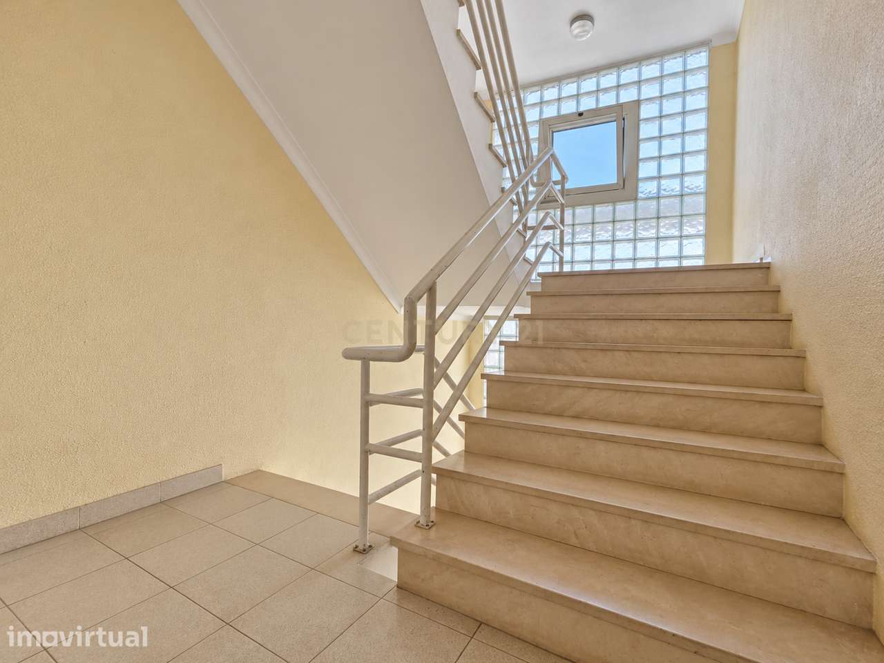 Apartamento T3 Com excelente luminosidade e espaços versáteis - Grande imagem: 5/60
