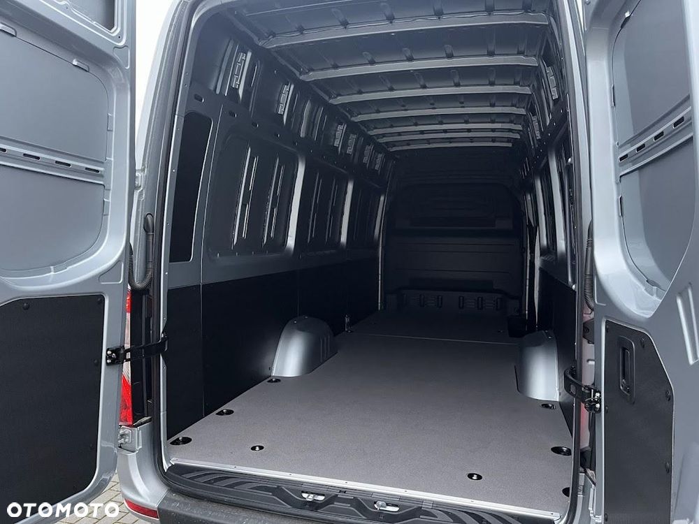Mercedes-Benz Sprinter - 7