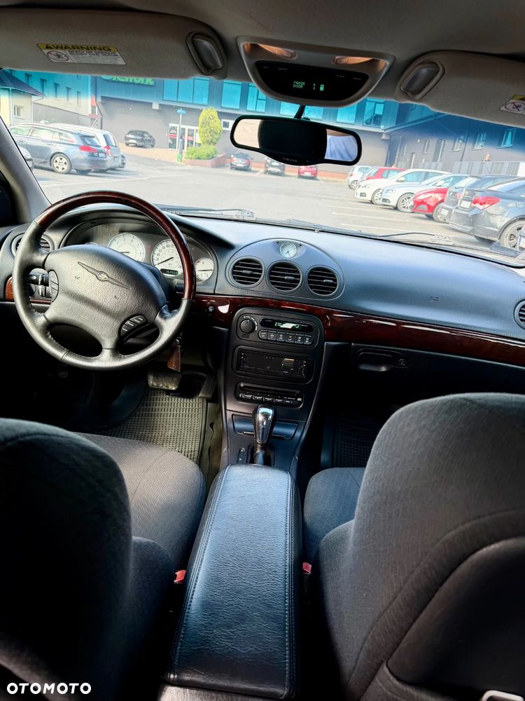 Chrysler 300M - 10