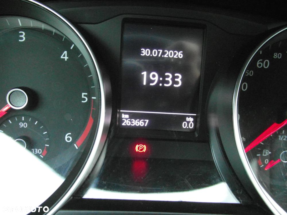 Volkswagen Passat 2.0 TDI BMT Comfortline - 24