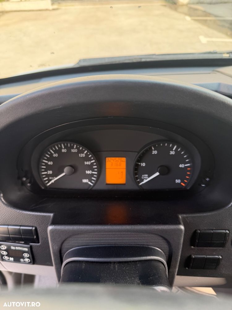 Mercedes-Benz Sprinter - 8