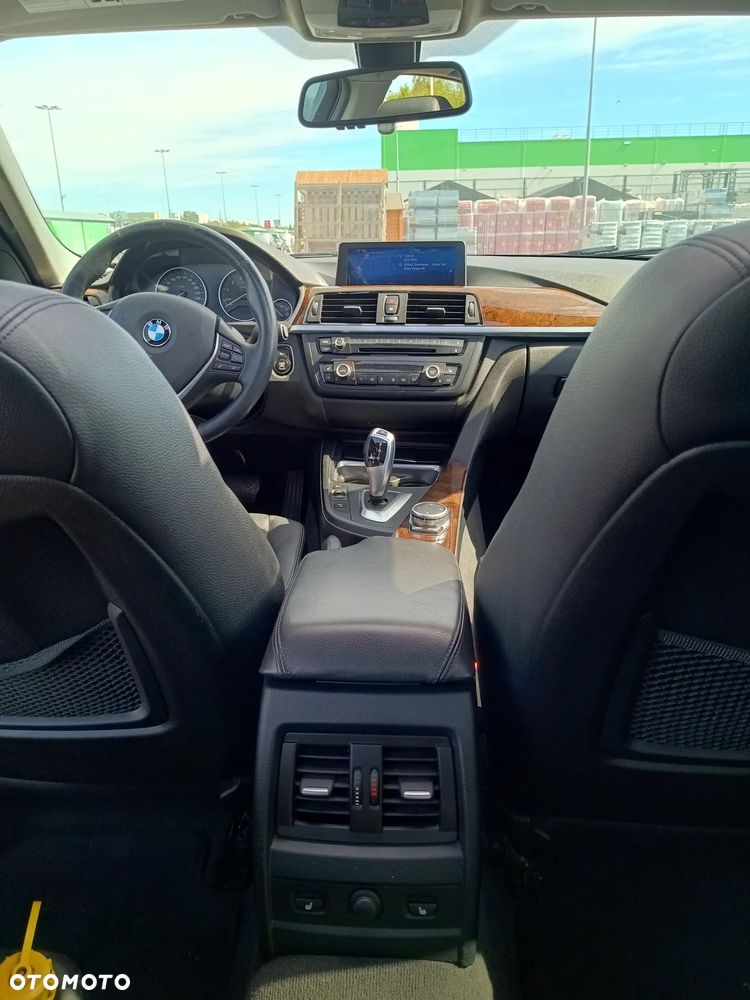 BMW Seria 3 328i xDrive - 19