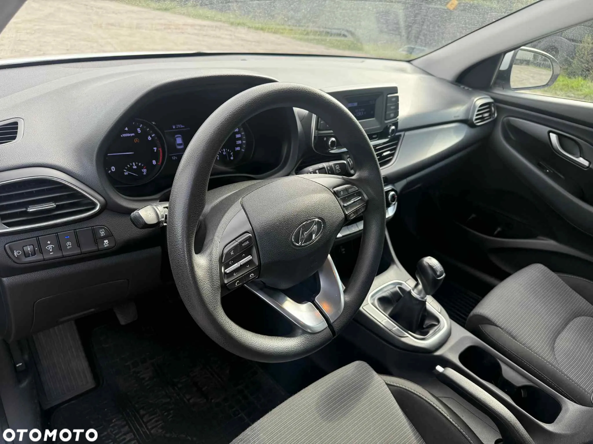 Hyundai i30 1.5 DPI Classic + - 8