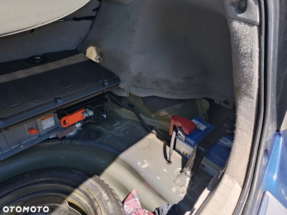 Toyota Prius 1.8 HSD Active - 9