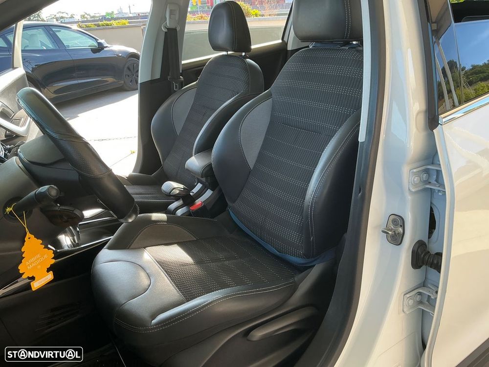 Peugeot 2008 1.2 PureTech Allure EAT6 - 9