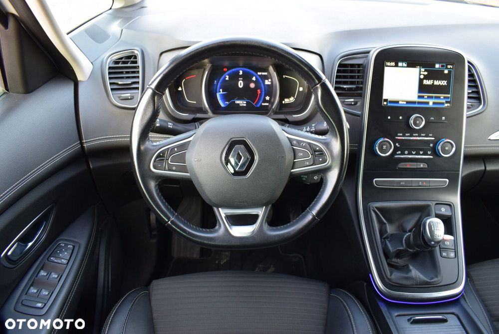 Renault Grand Scenic - 18