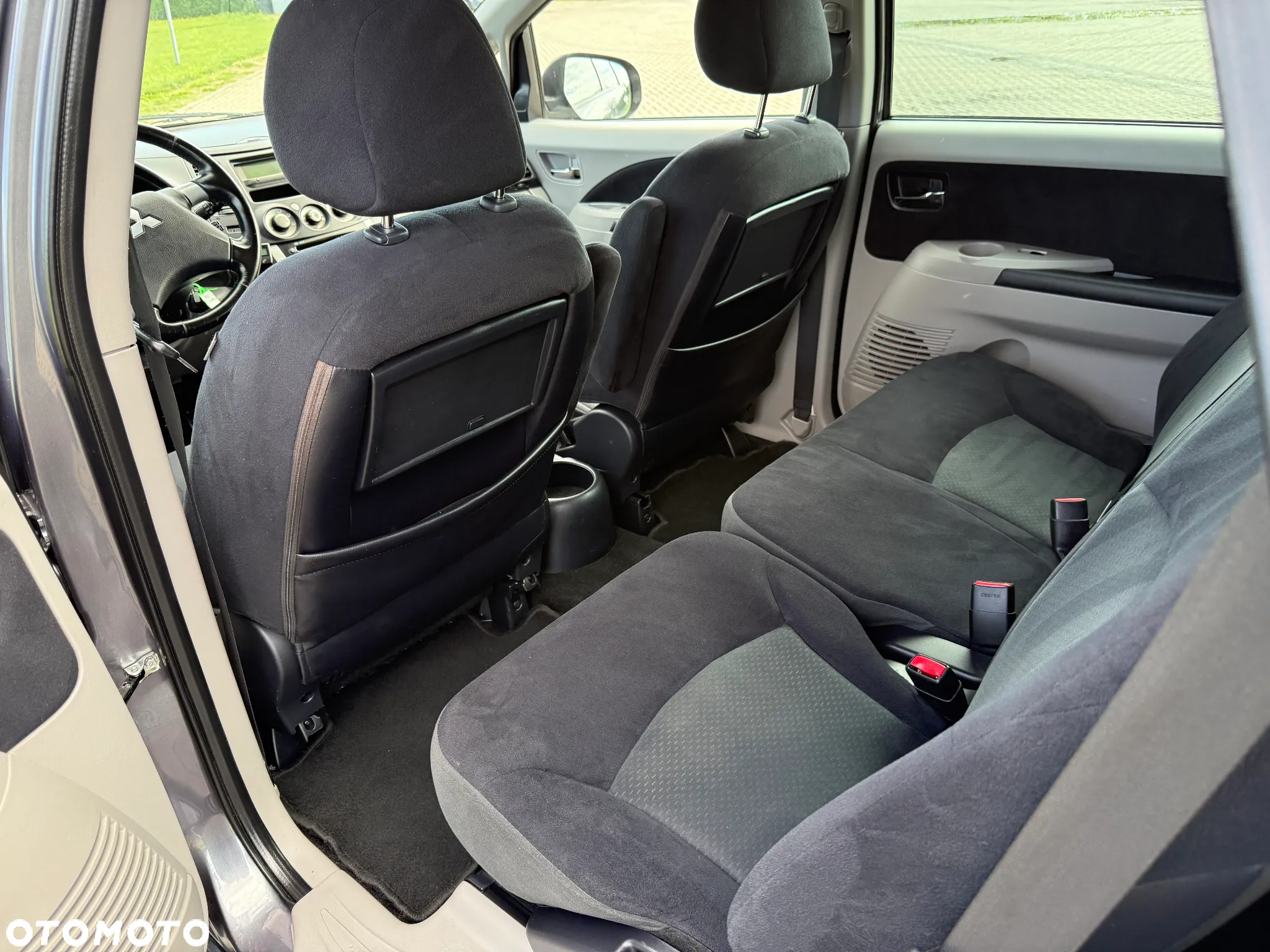 Mitsubishi Grandis - 29