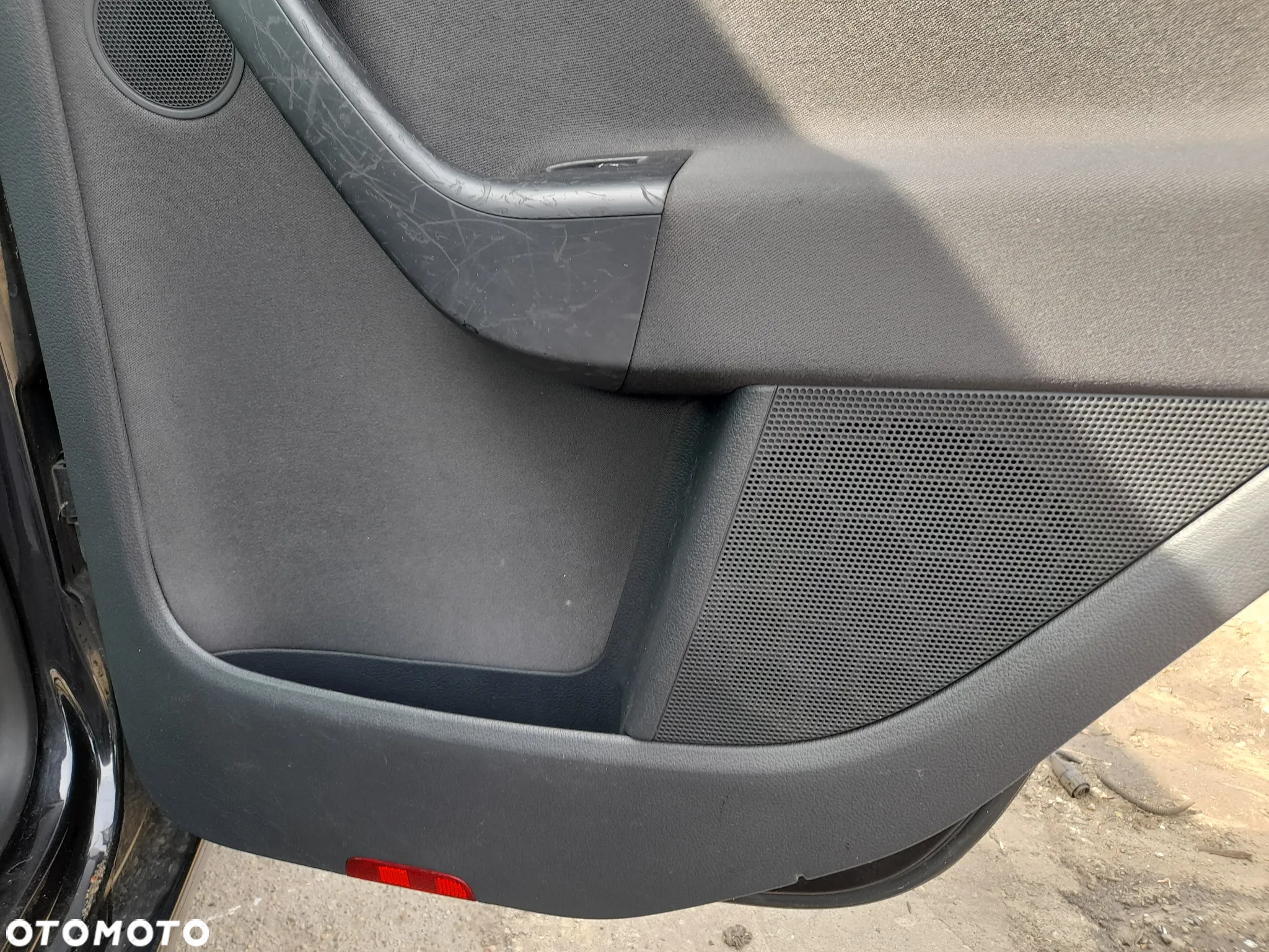 VW GOLF V PLUS KOMPLET BOCZKÓW DRZWI BOCZKI BOCZEK TAPICERKA - 11