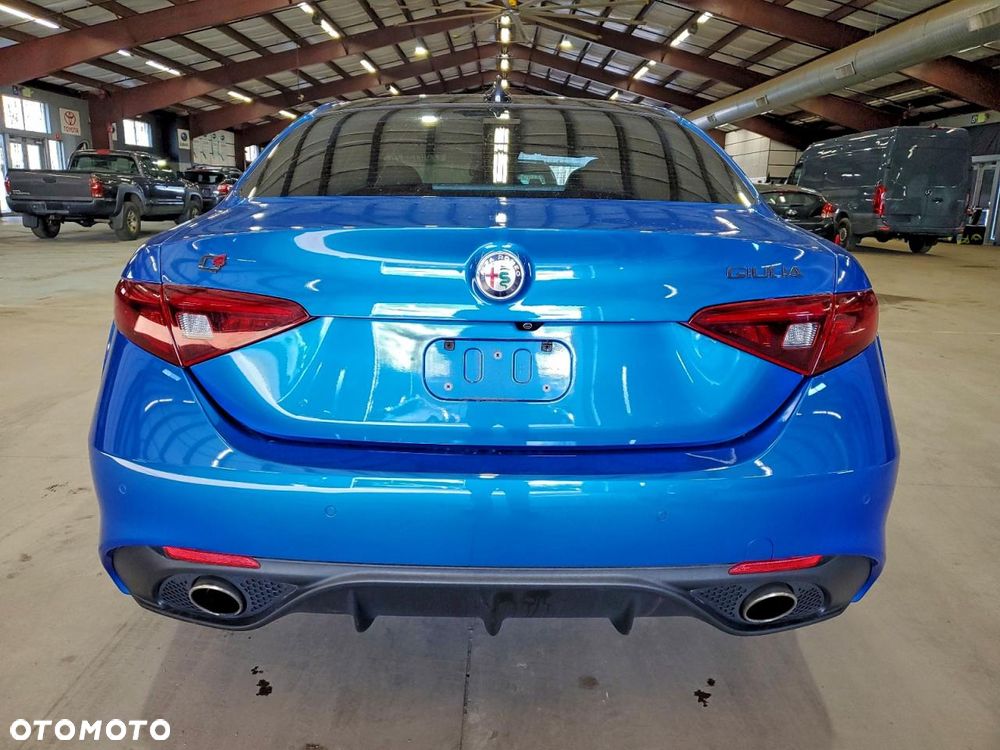 Alfa Romeo Giulia 2.0 Turbo 16V AT8-Q4 Ti - 6