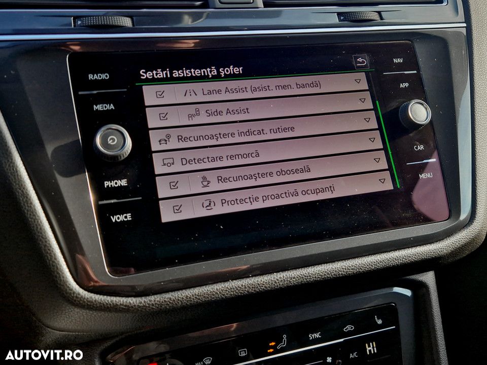 Volkswagen Tiguan 2.0 TDI SCR 4MOTION DSG Elegance - 24