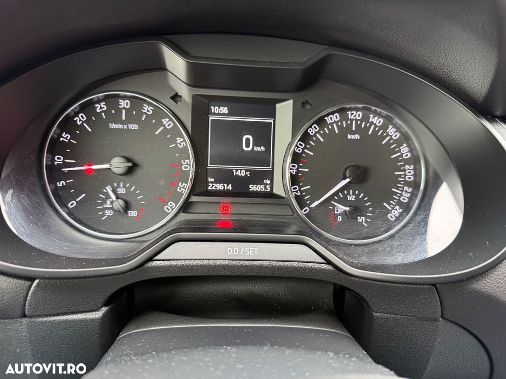 Skoda Octavia 1.6 TDI DPF Ambition - 9