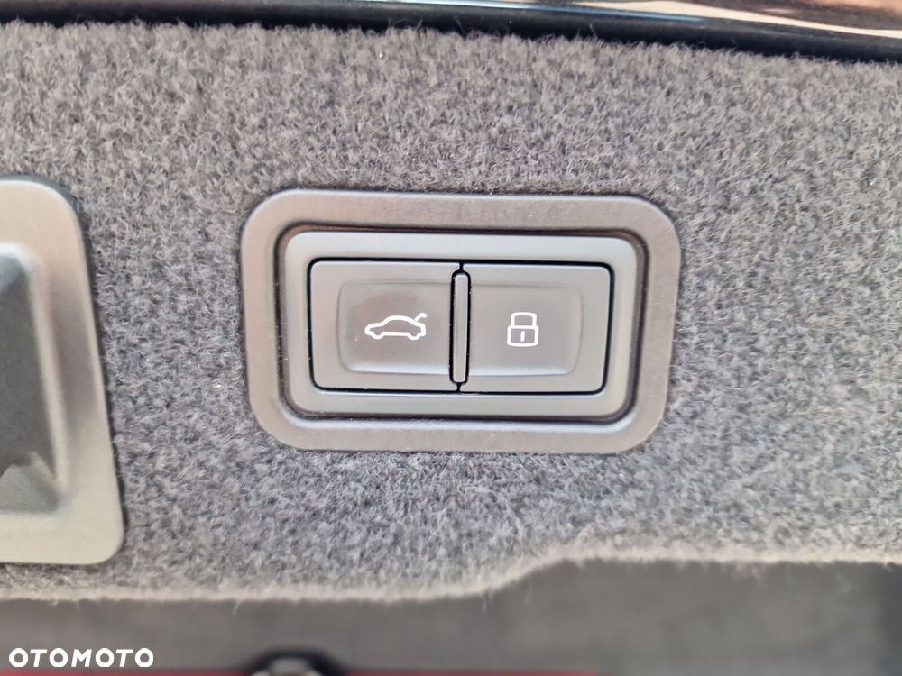 Audi S8 TFSI mHEV Quattro Tiptr - 23
