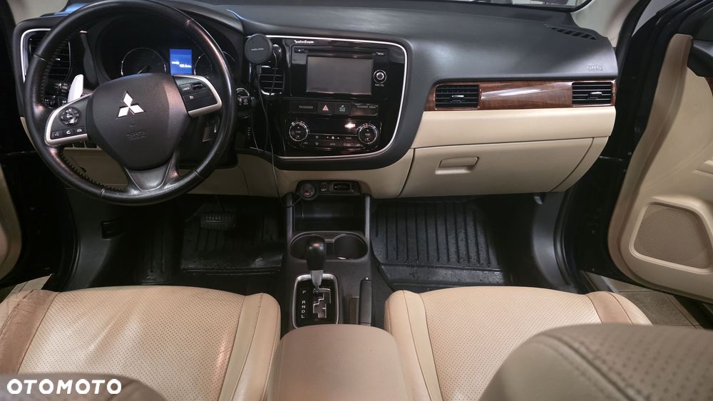 Mitsubishi Outlander 3.0 V6 XLS - 10