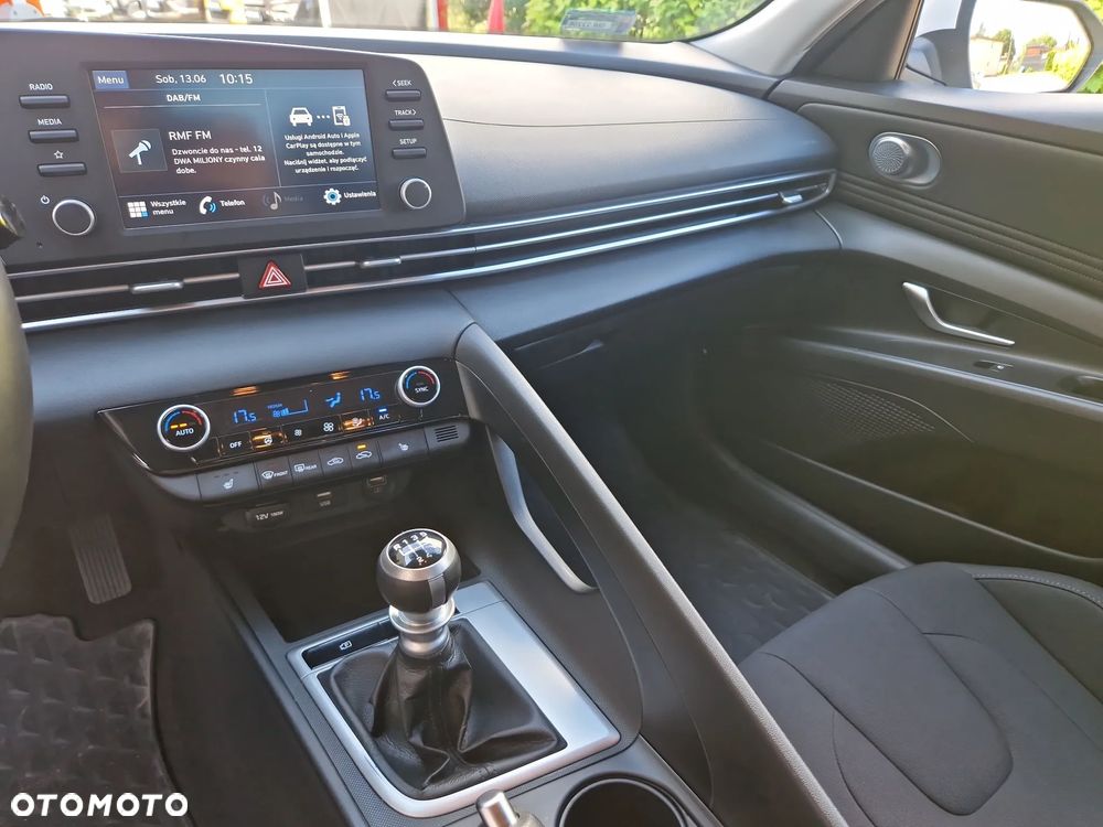 Hyundai Elantra 1.6 Smart - 14