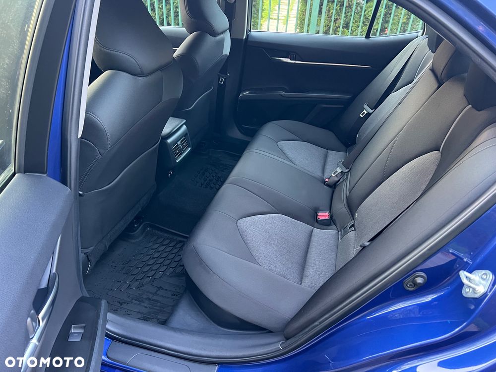 Toyota Camry 2.5 Hybrid Comfort CVT - 25