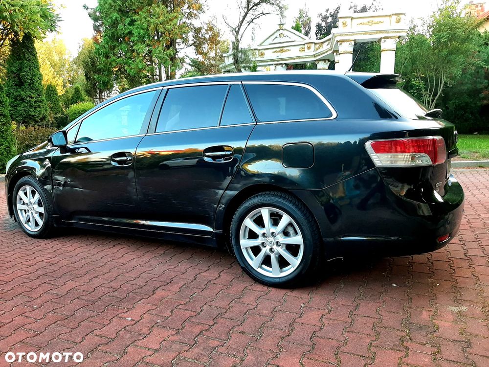 Toyota Avensis - 22