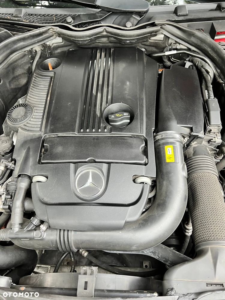 Mercedes-Benz Klasa C 250 CGI BlueEff Avantgarde - 19