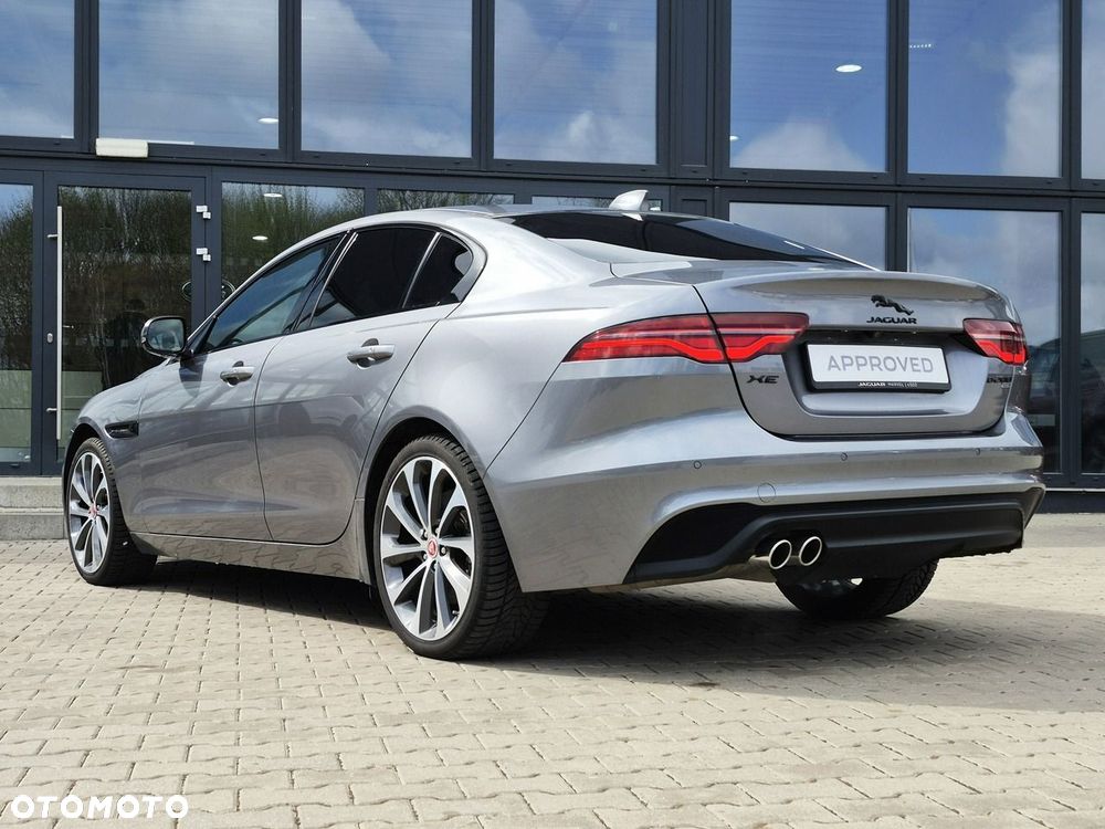 Jaguar XE D200 AWD SE - 11