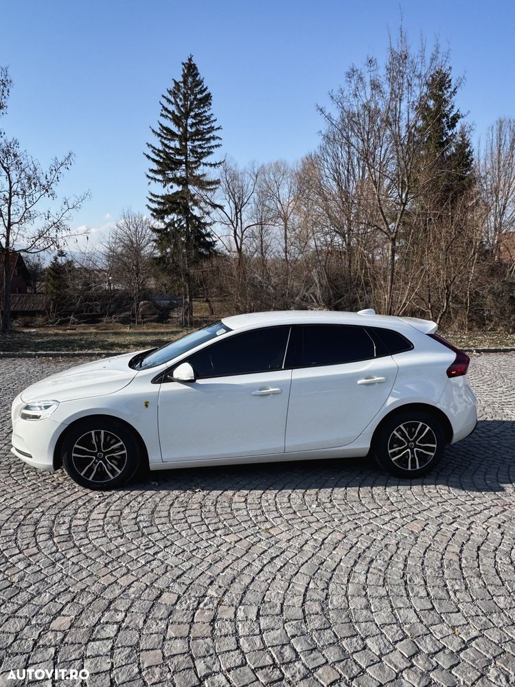 Volvo V40 D3 Aut. Momentum - 3