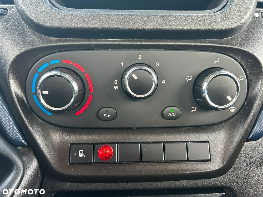 Iveco Daily 40C18 35C18 Hi-Matic 3.0 HPI Skrzynia 4,9m **KLIMA**NA BLIŹNIAKACH**Sprowadzony**2019R** - 13