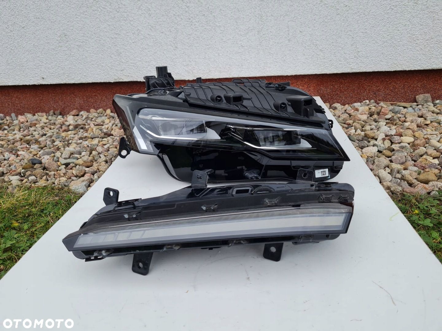 PEUGEOT 308 III T10 Lampa prawa przód DRL Led Full Led Matrix 98491148 - 1