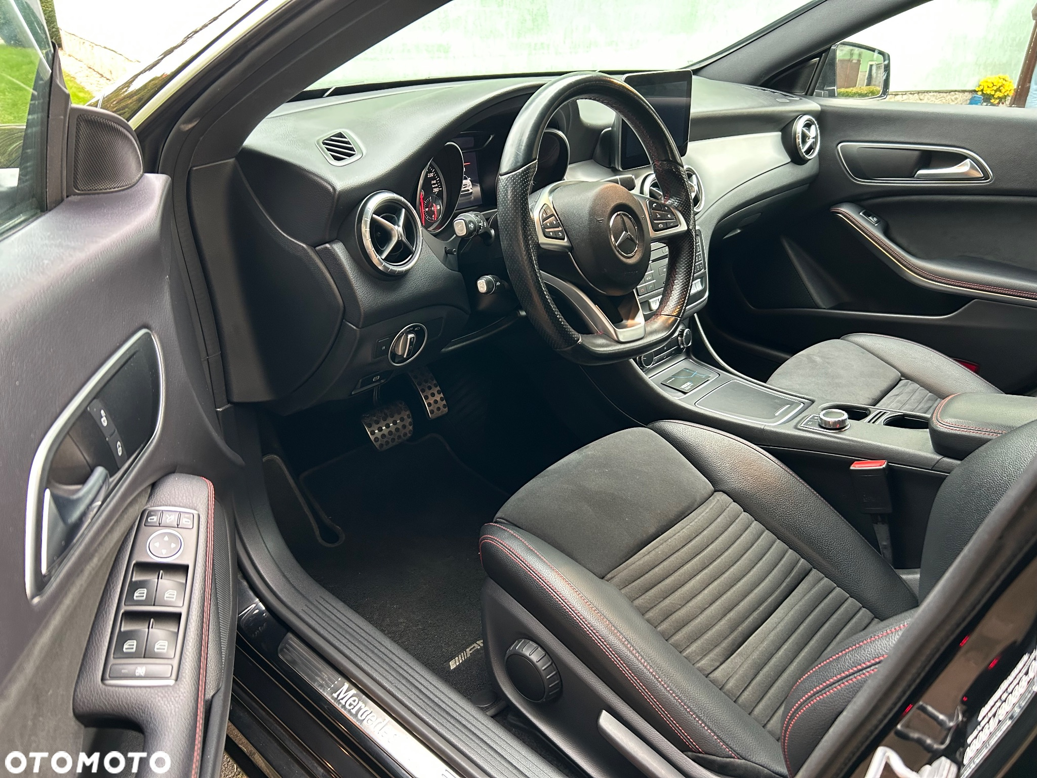 Mercedes-Benz CLA Shooting Brake 200 7G-DCT AMG Line - 13
