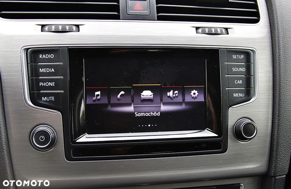 Volkswagen Golf - 32