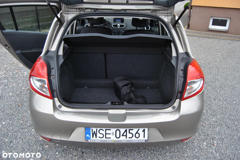 Renault Clio 1.2 16V Limited EU6 - 27