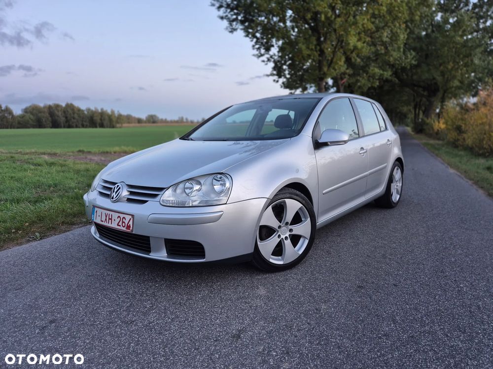 Volkswagen Golf - 1