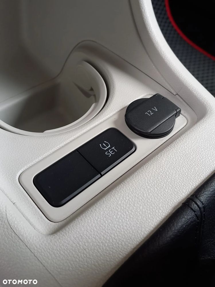 Volkswagen up! 1.0 Beats - 8