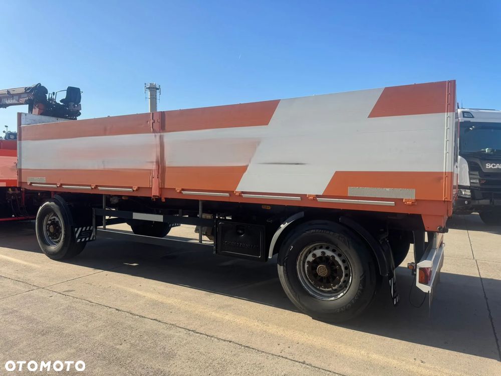 MAN TGX 26.480 • HDS Atlas 145.2 •Oś podnoszona i skrętna 426 tys. km - Zestaw z przyczepą Schwarzmüller Oś przednia – resory piórowe, tylna – pneumatyka • - 30