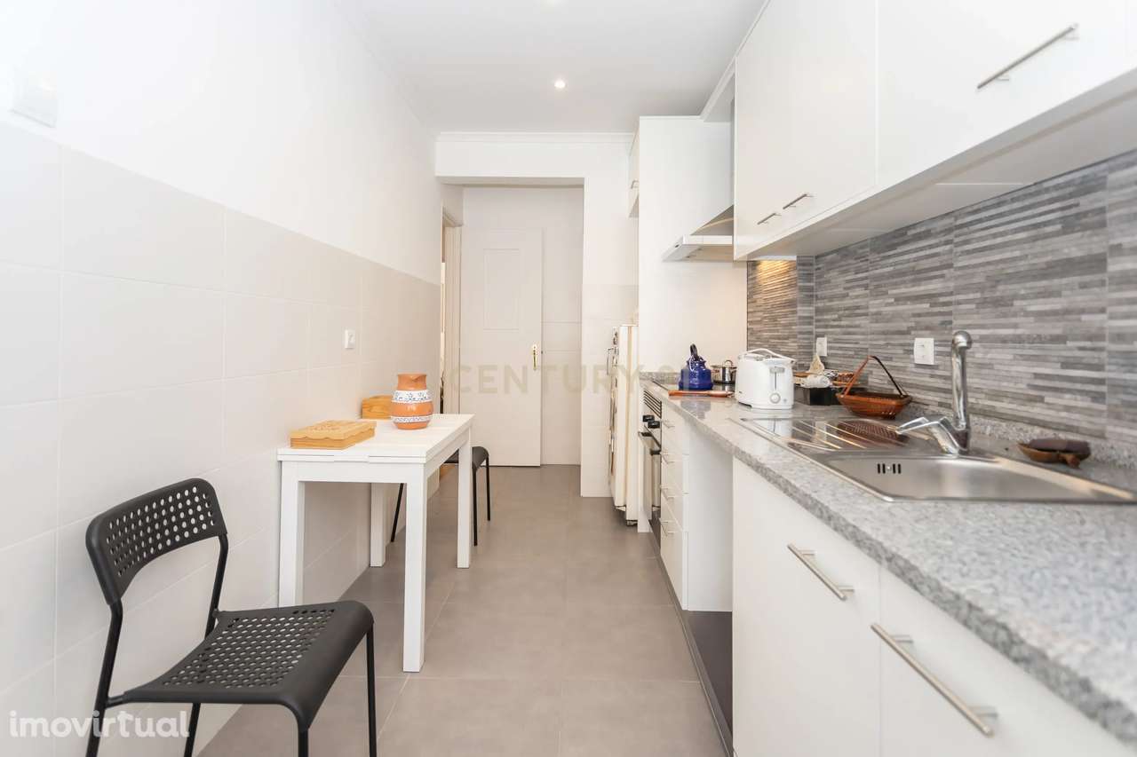 T2 Totalmente Remodelado com Espaço Extra Versátil, Queluz. - Grande imagem: 2/18