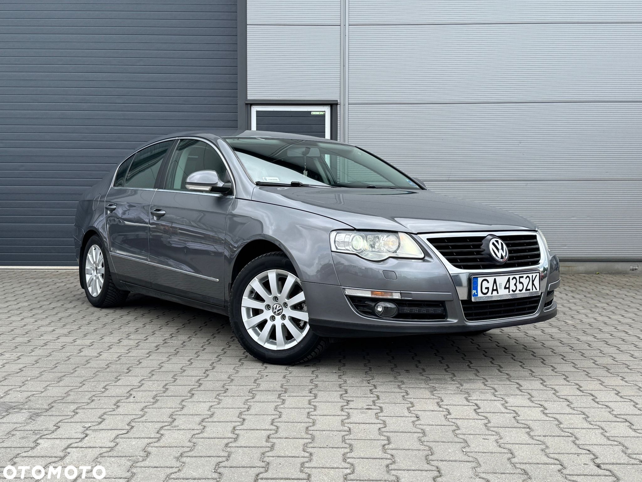 Volkswagen Passat 2.0 TDI Comfortline - 11