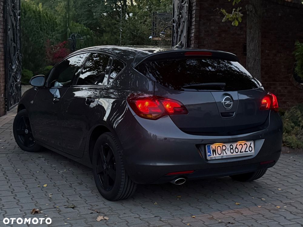 Opel Astra 1.4 T Cosmo - 19