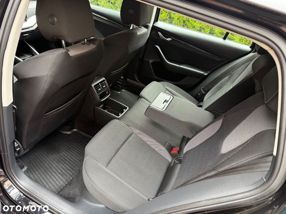 Skoda Octavia 2.0 TDI DSG Tour - 11